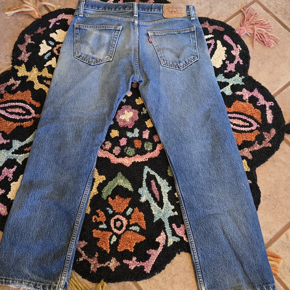 🔥🔥Distressed Levis Blue Jeans 31x30🔥🔥 - Picture 9 of 11